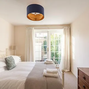 Camden Crescent Apartment Bath